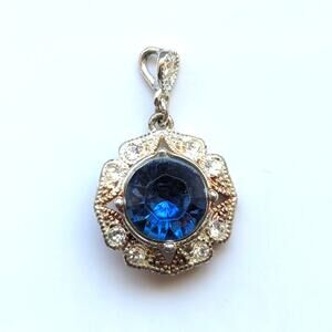Vintage Estate Silver Tone Sapphire Blue Glass Rhinestone Necklace Pendant
